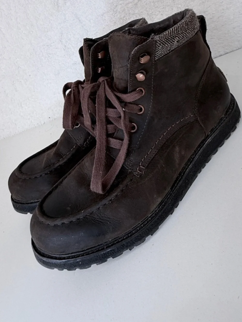 UGG Mens Leather Lace Up Boots Brown Moc Toe Size 10 Rugged Waterproof boots